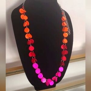 Long Pearl Pink and Orange Necklace. 🌴